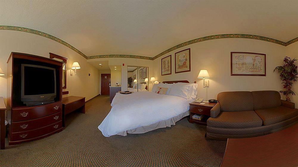 Holiday Inn - St. Petersburg West By Ihg Esterno foto