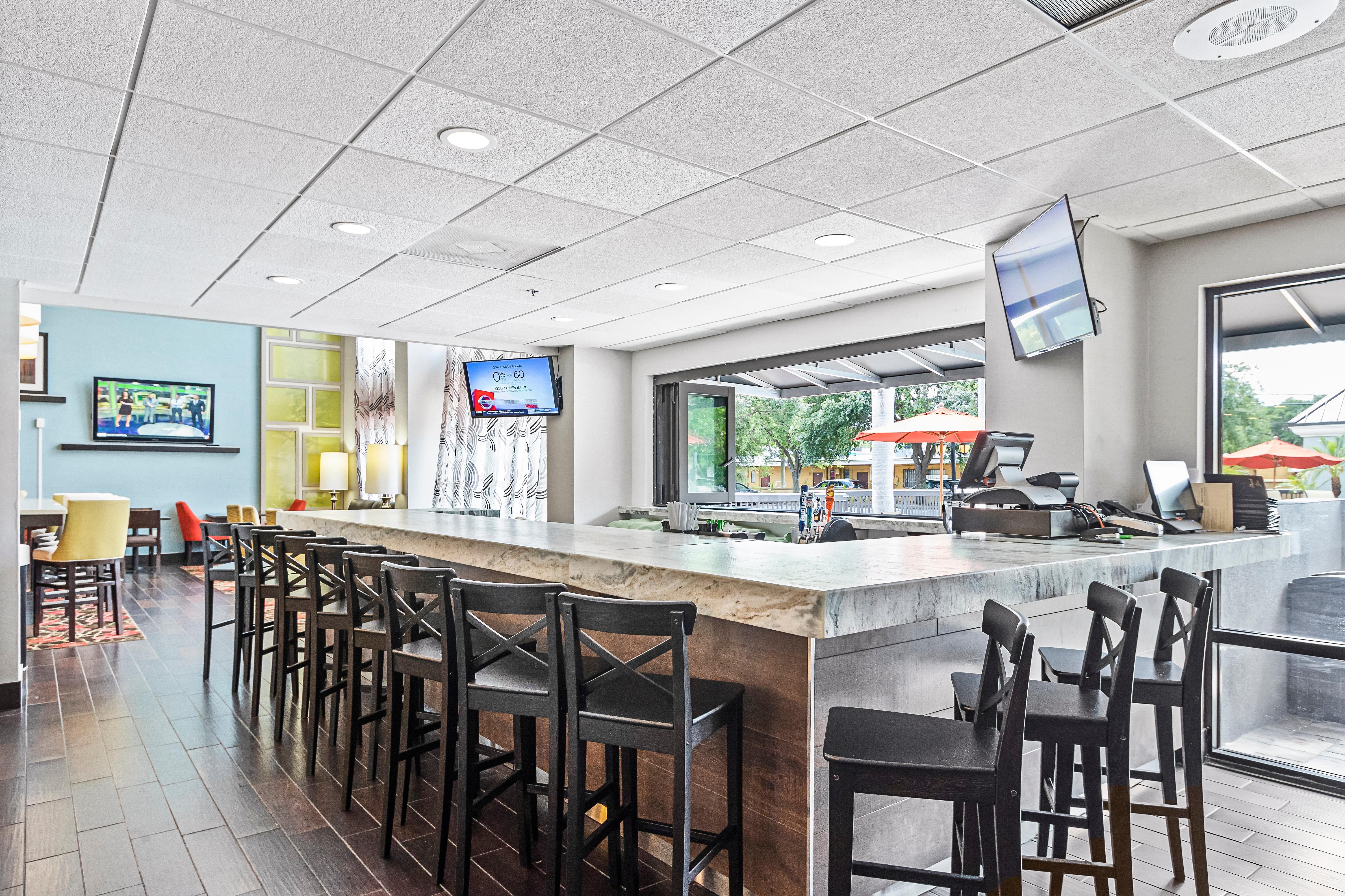 Holiday Inn - St. Petersburg West By Ihg Esterno foto