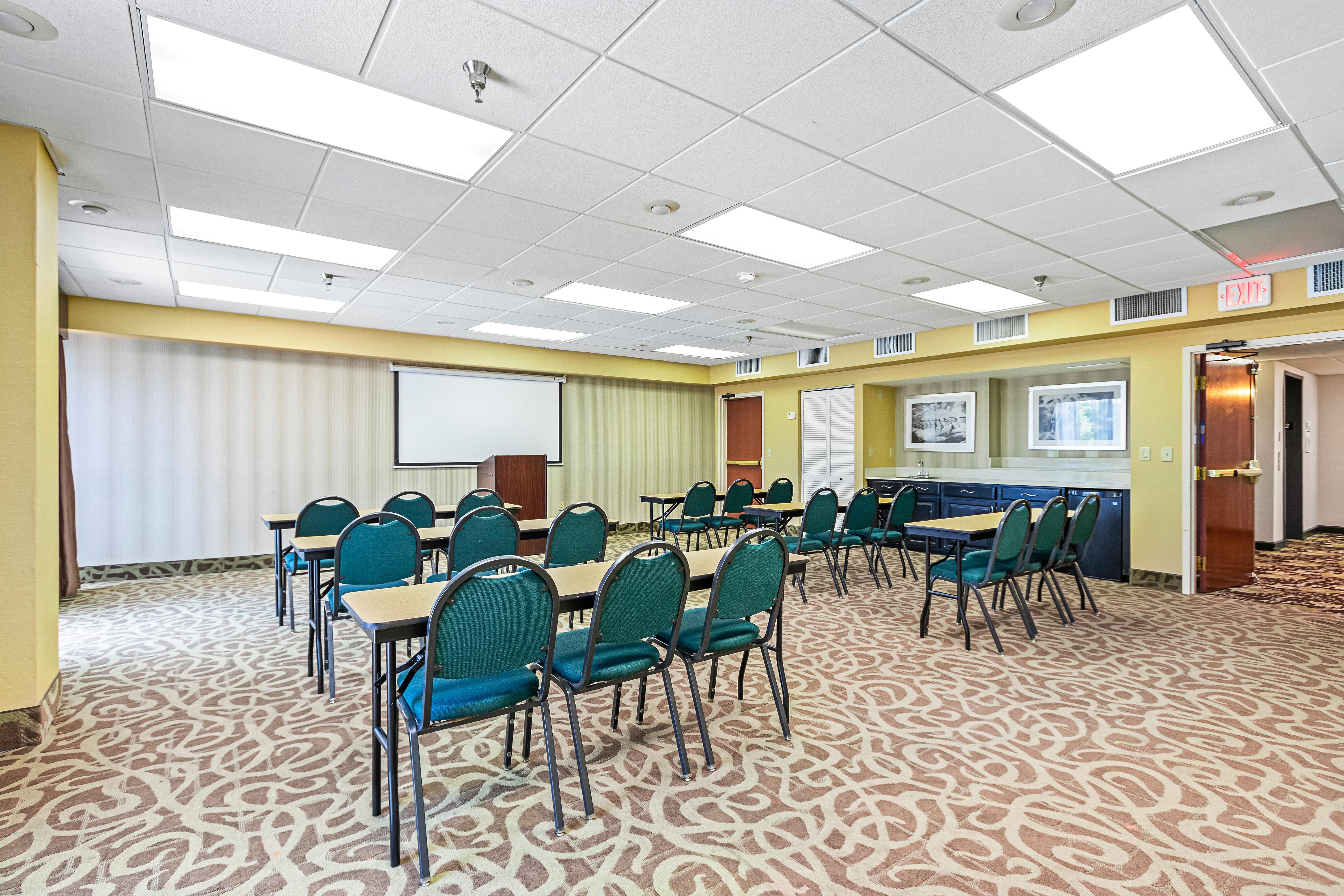 Holiday Inn - St. Petersburg West By Ihg Esterno foto