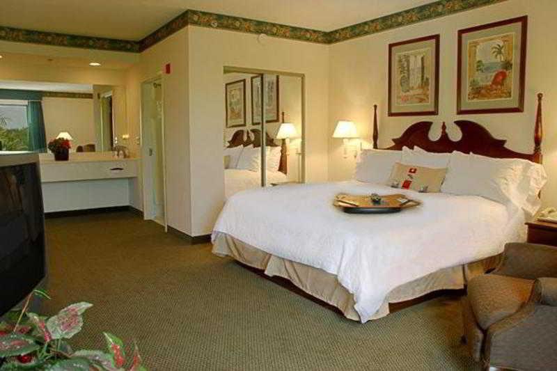 Holiday Inn - St. Petersburg West By Ihg Esterno foto